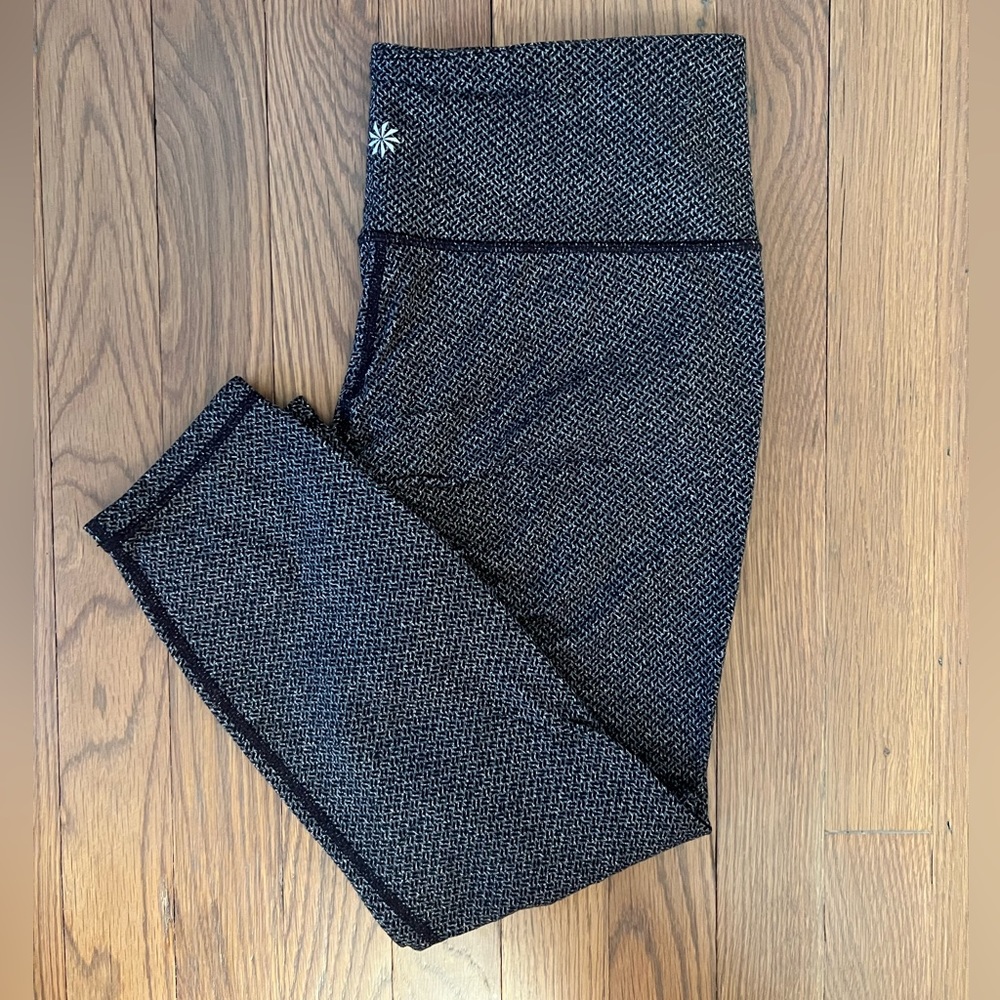 Athleta black and white cropped leggings